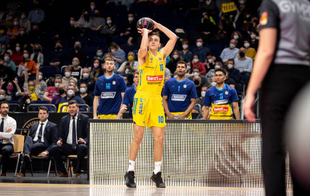 而深圳队仅 而深圳队仅