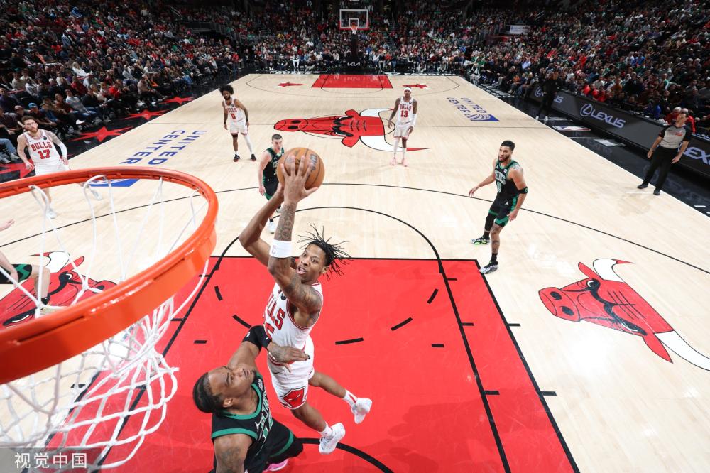 暴露出中场 暴露出中场